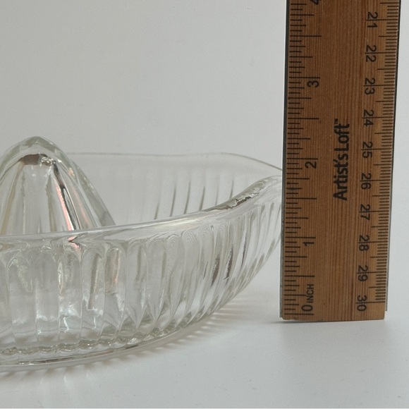 Vintage Heavy Clear Ribbed Glass Juicer With Tab Handle - Picture 3 of 7
